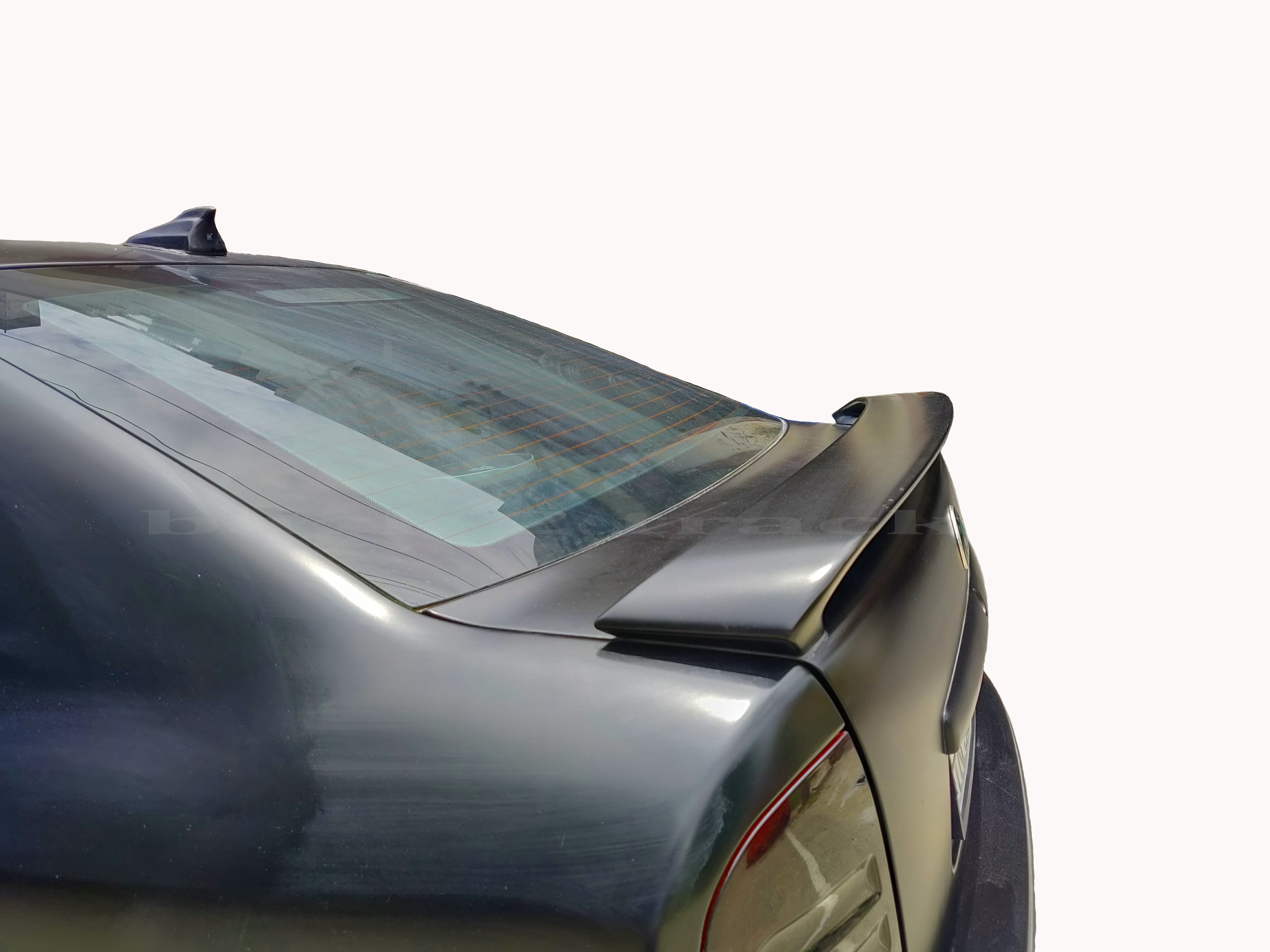 Semi-Finished Compactable for Skoda Octavia (Unpainted Grey) Car Spoiler with Light Weight Fiber Reinforced Plastic (FRP)